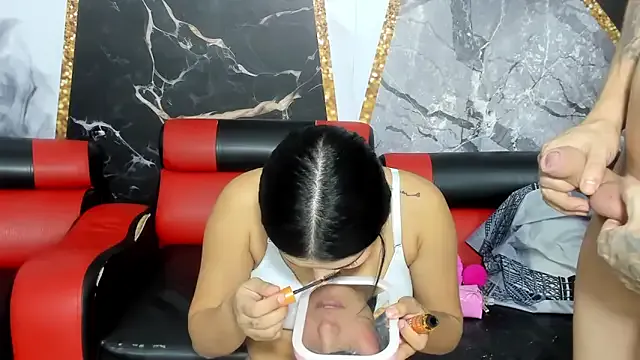 hot-threesome Image 15